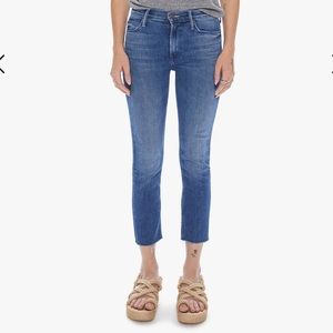MOTHER THE MID RISE DAZZLER CROP FRAY 
SIZE 30